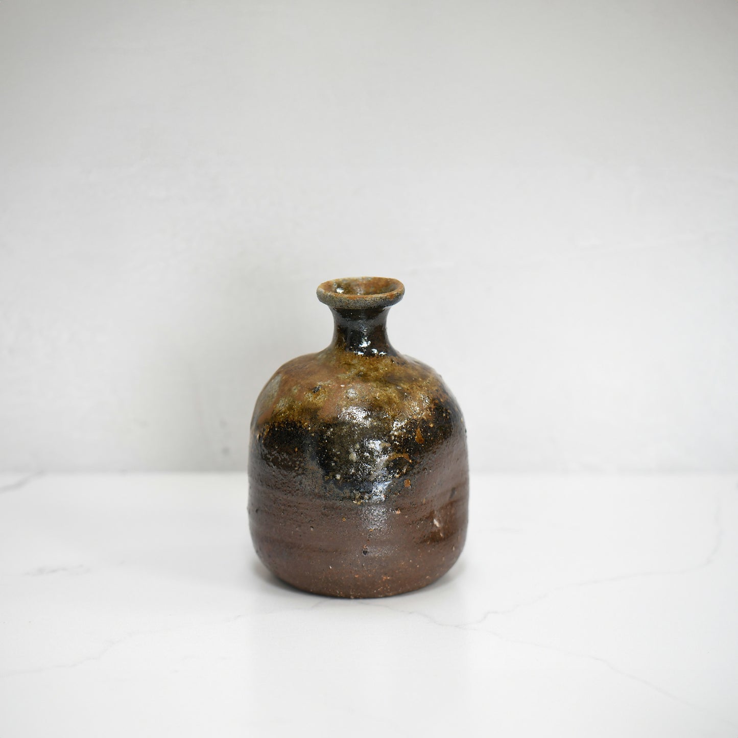 Fuga Dark Brown Sake Carafe