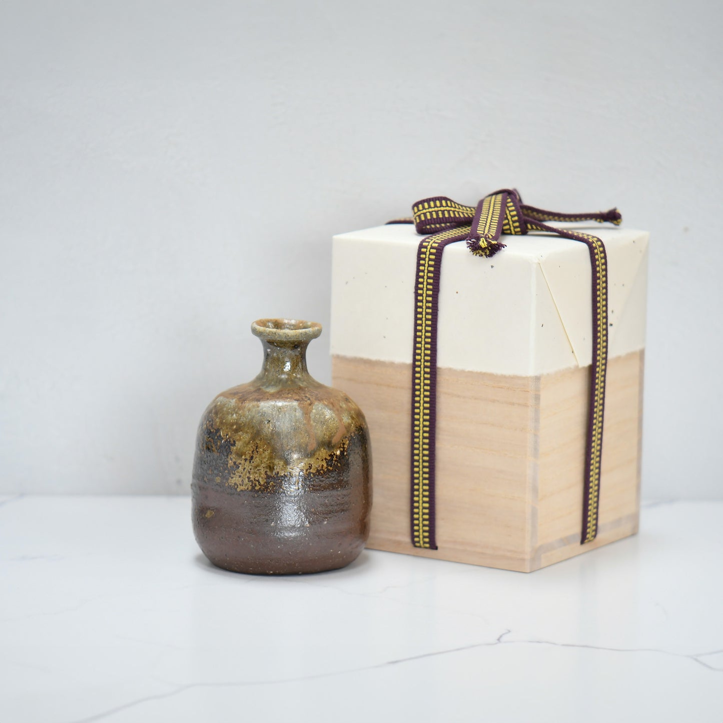 Fuga Dark Brown Sake Carafe