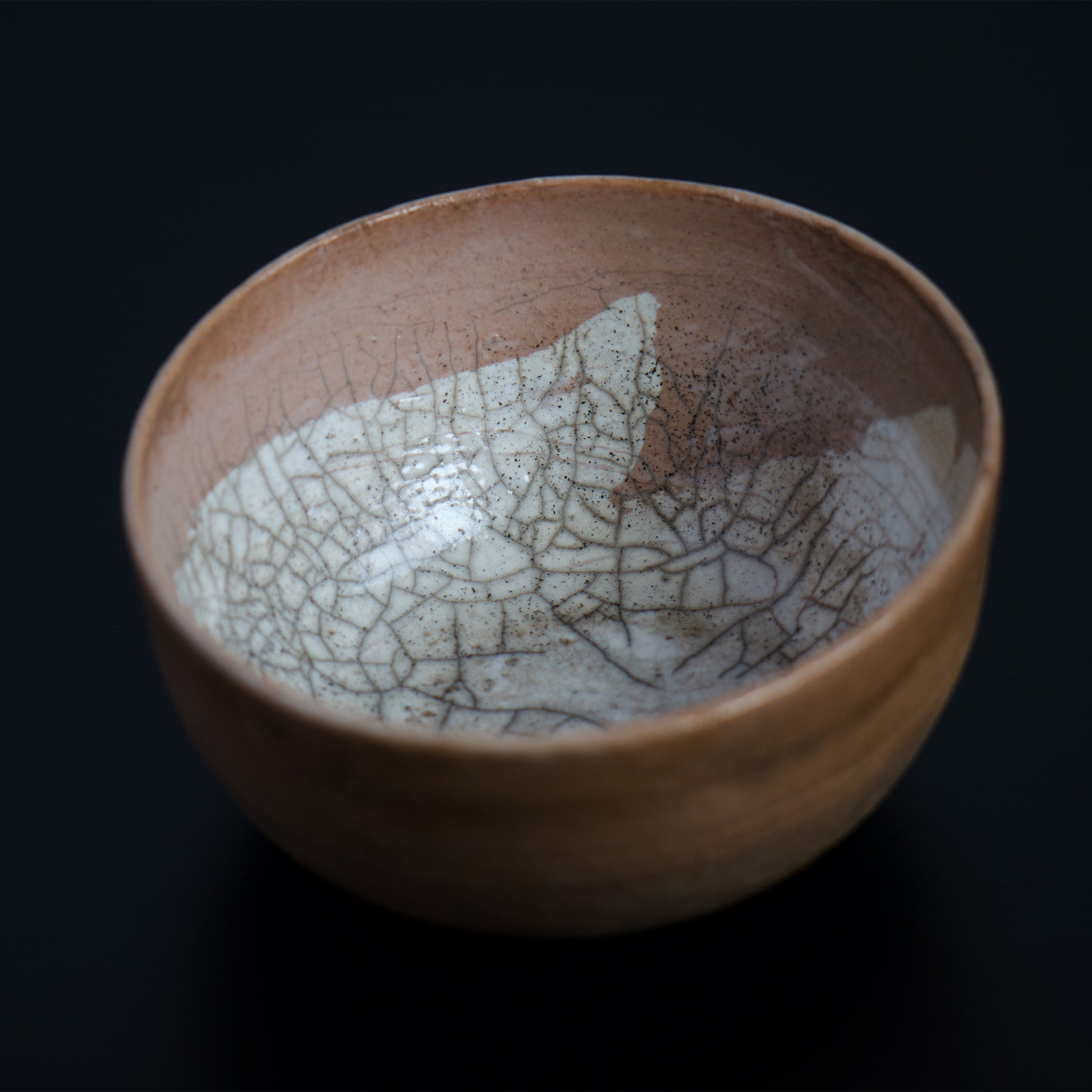 Another look of the inside of the bowl. Beautiful kannyu gray, white and beige pink.