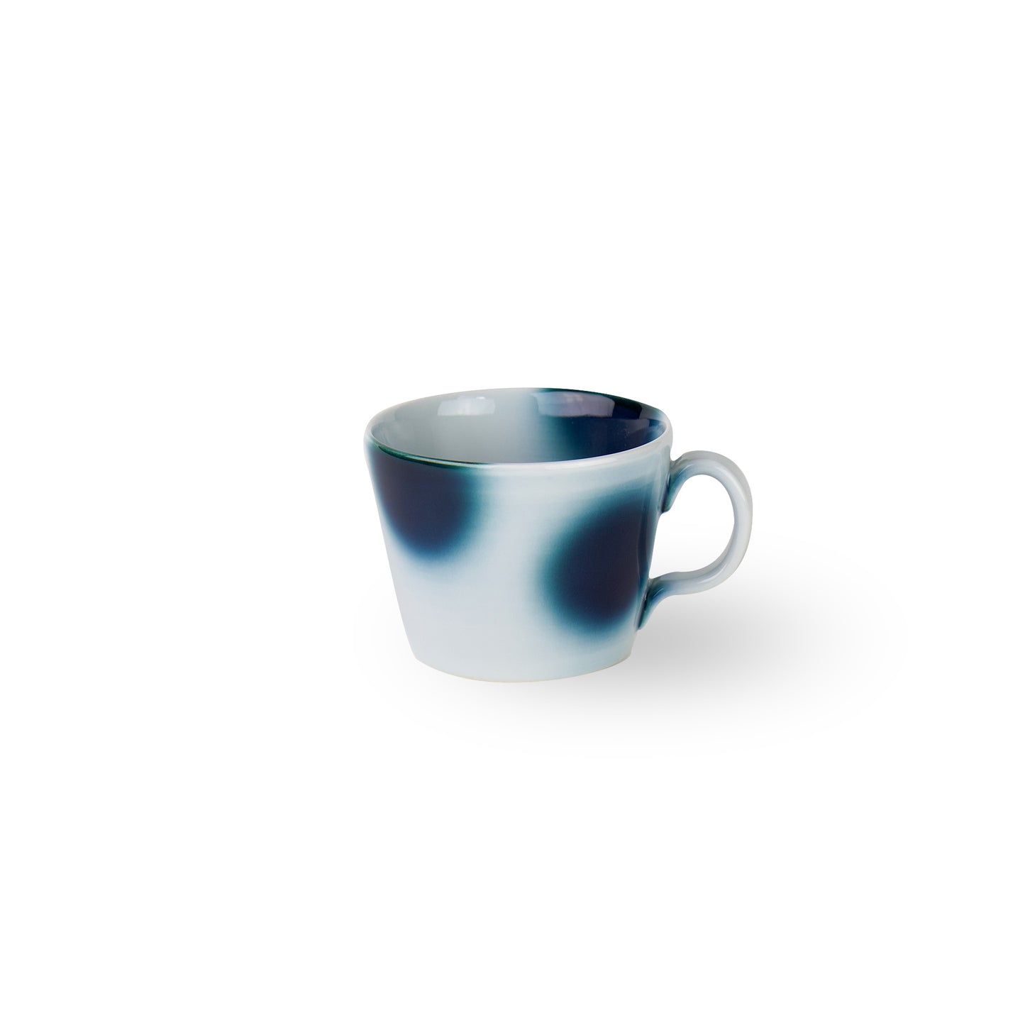 Other side of the cup. Beautiful blue relatively large dots design. Lovely and charming. Each piece is handmade by prominet artisan Yoshito Takenishi in Tobe, Japan.