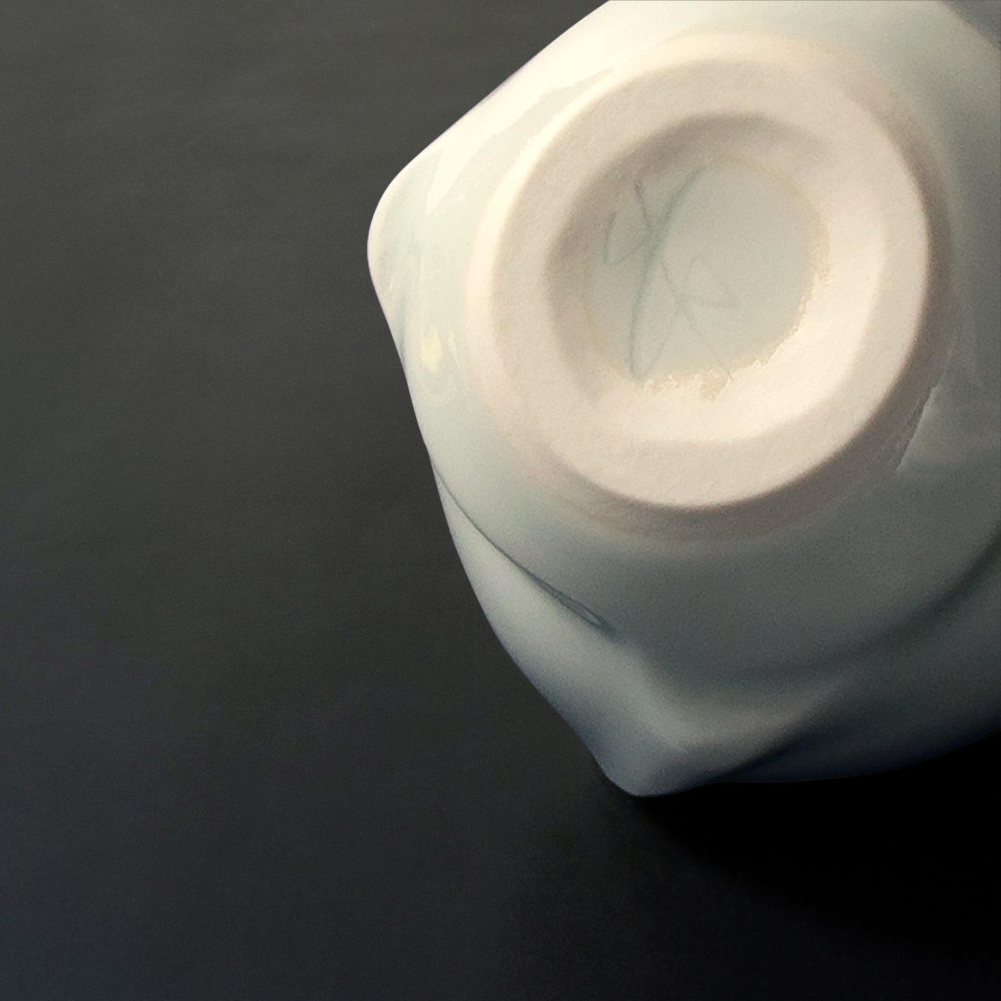 Simple modern Hana vase with artist Asato Ikeda’s signature. He is a prominent artist.