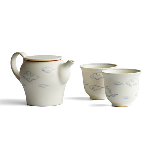 Ukigumo Teapot and cup set by Kanae Fumiyama