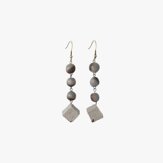 Handmade Sue ware earrings by Manabu Suehiro, featuring earthy ceramic beads crafted from mountain clay and paired with brass posts for a timeless, elegant design.