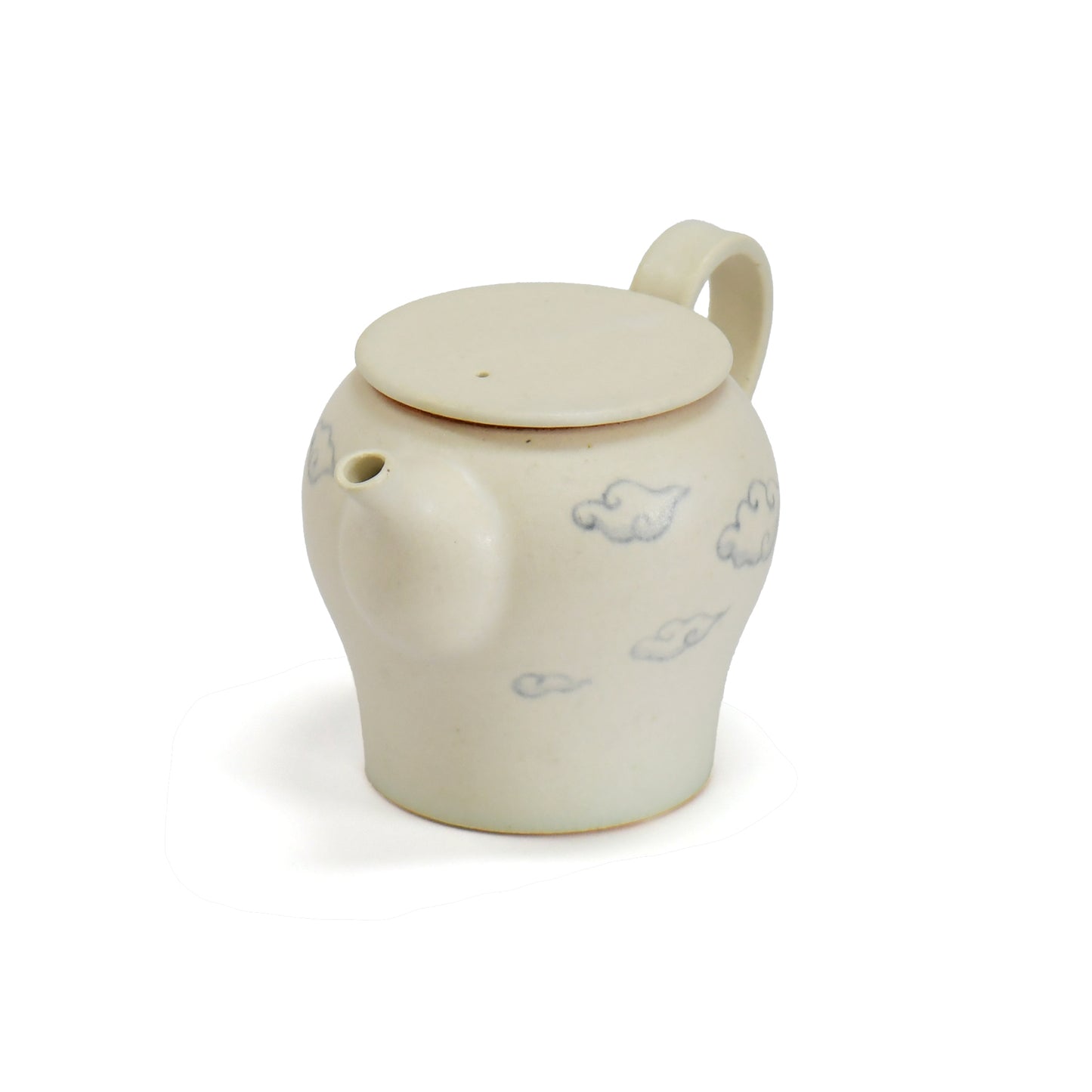 Top view of Fumiyama teapot with lid and spout detail