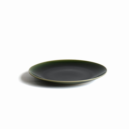 Suiran Japanese flat dinner plate with a deep emerald green glaze and gently raised rim