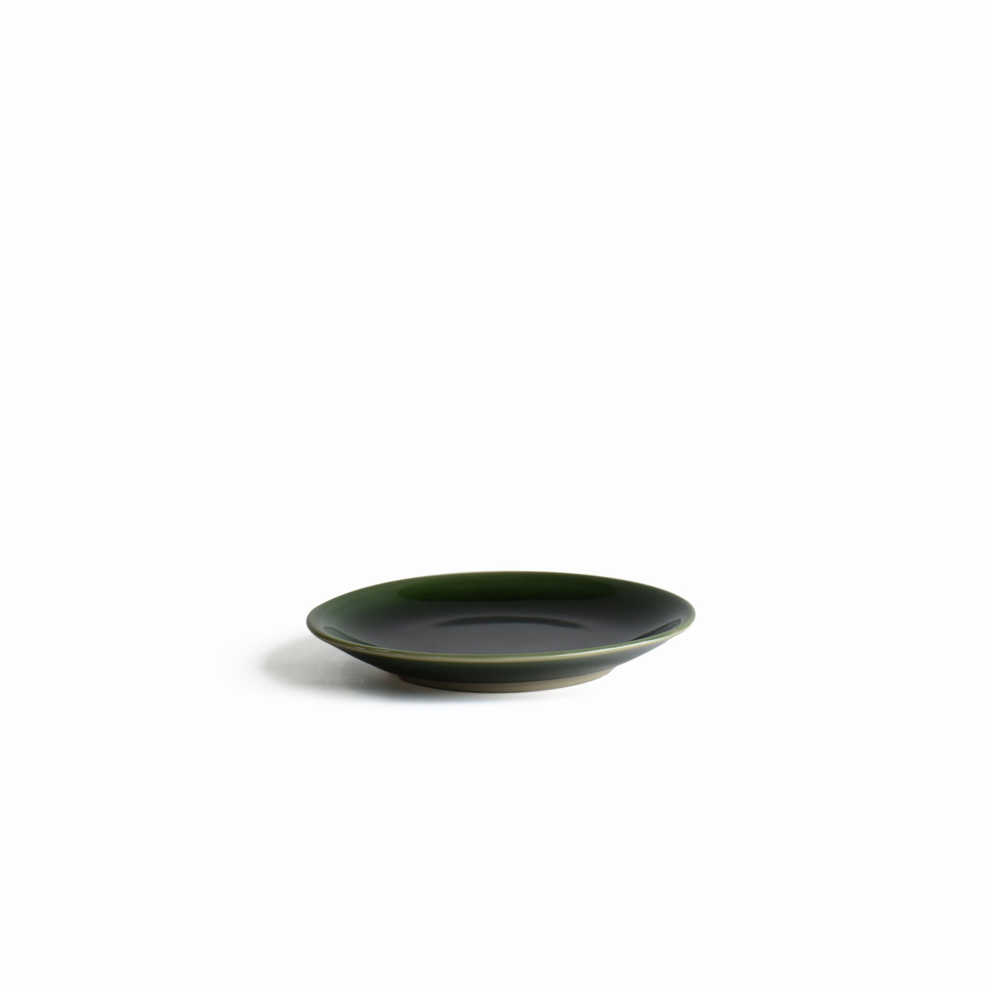 Suiran Japanese salad plate with a glossy emerald green glaze and minimalist design