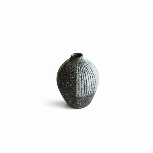 Gen’en faceted bud vase by Yasuhiro Itoi, Japanese ceramic mini vase with textured dark glaze