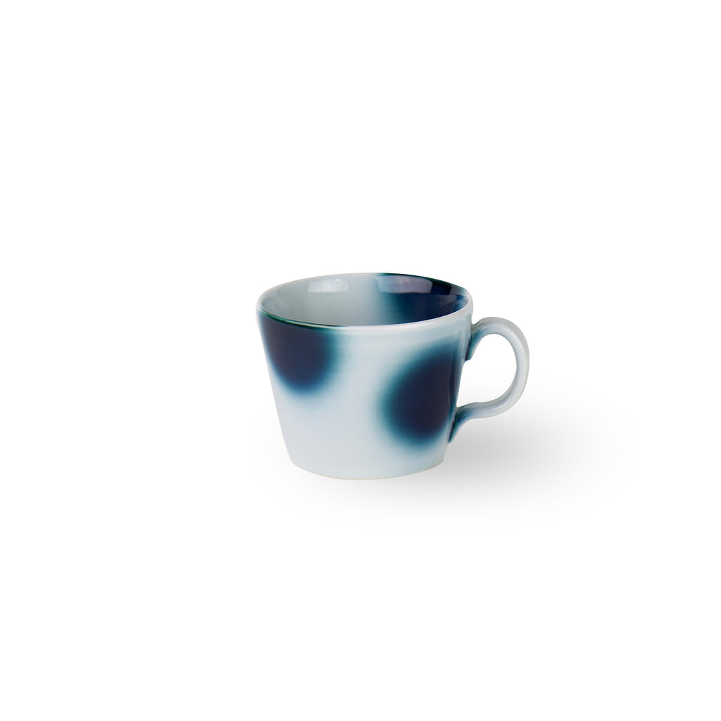 Other side of the cup. Beautiful blue relatively large dots design. Lovely and charming. Each piece is handmade by prominet artisan Yoshito Takenishi in Tobe, Japan.