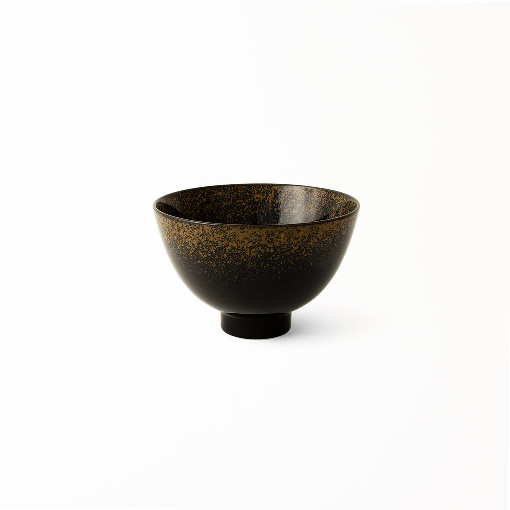 This deep bowl has many ways to use. Soup, salad, dessert, noodle and rice. Beautiful piece.